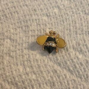 High quality vintage bumblebee charm with crystals. Never worn, excellent.